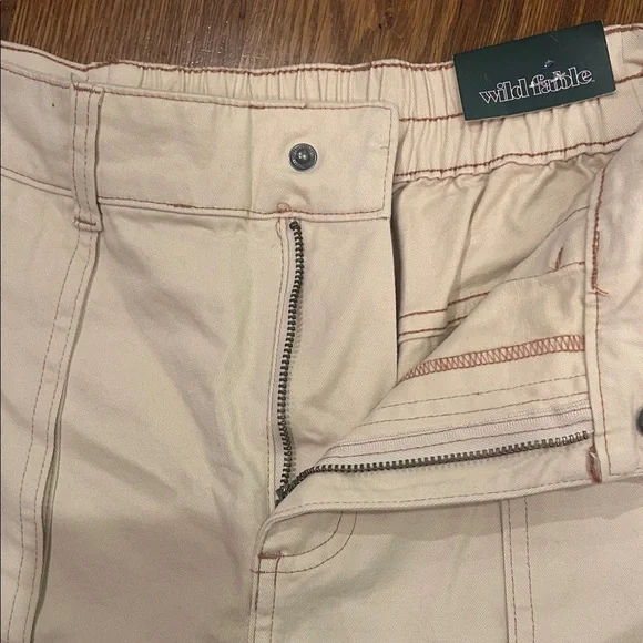 Women’s Wild Fable Tan Cargo Pants (M) - Picture 3 of 7